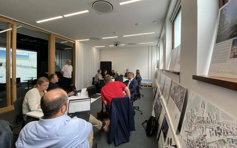 Itä-Helsingin keskusta -kilpailun arviointiryhmä.